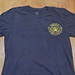 Womens pre-pre-owned  vintage rock t-shirt .. Guns & Roses,great condition!!